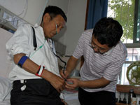 �����˹��¡����H͸��18���c����?f��n)?����΢������ף���鸸����