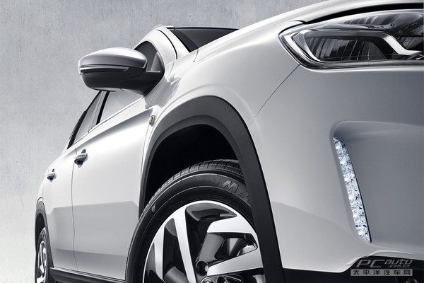 �|�L(f��ng)ѩ�F��C3-XR�وD