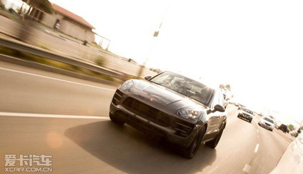 ���r��Macan