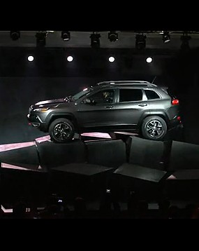 2014JeepCherokee����-2013�~�s܇չ