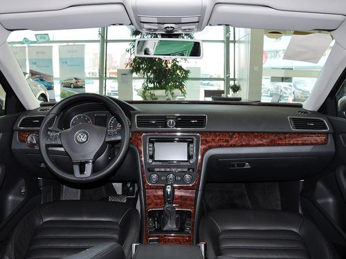 �Ϻ���  2.0TSI DSG �п��_���w