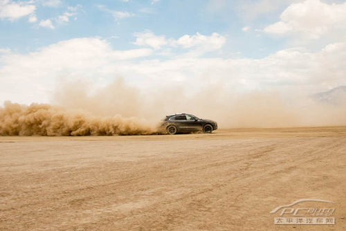 ���r��Macan