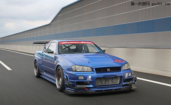 �ձ���������܇��800ƥ�ծa(ch��n)GT-R R34���b��4��
