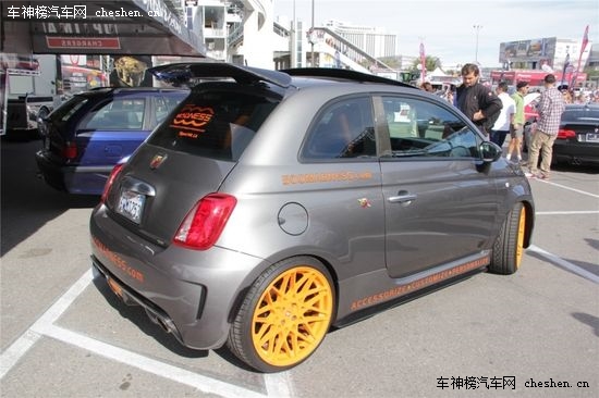 ����֮Ы SEMA�ϵķƁ���500 Abarth���b SEMA���Ɓ���500 Abarth����܇���b
