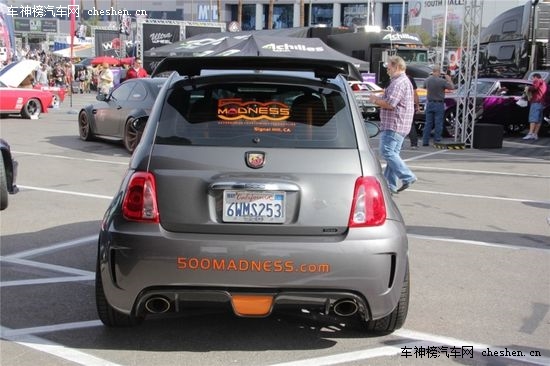 ����֮Ы SEMA�ϵķƁ���500 Abarth���b SEMA���Ɓ���500 Abarth����܇���b