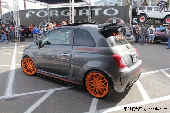 ����֮Ы SEMA�ϵķƁ���500 Abarth���b SEMA���Ɓ���500 Abarth����܇���b