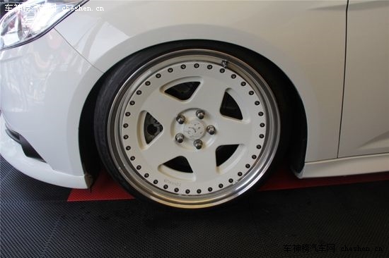 ����ɫ���鹝(ji��) SEMA�ϵĸ��ظ���˹ST���b SEMA,���ظ���˹ST,��܇���b