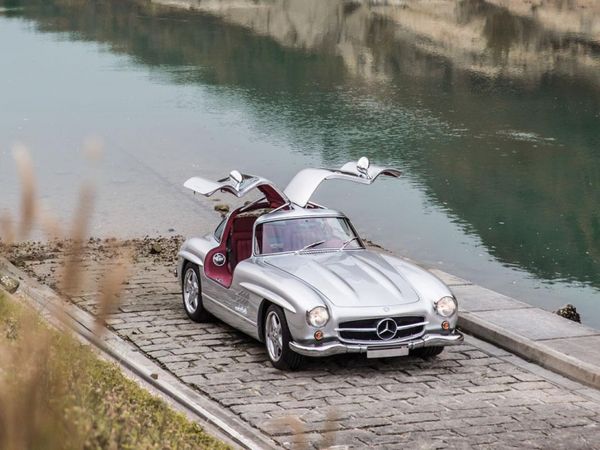���Y300SL���b