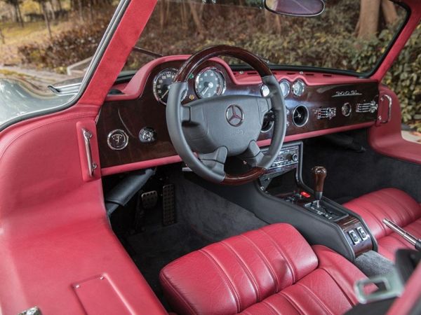 ���Y300SL���b