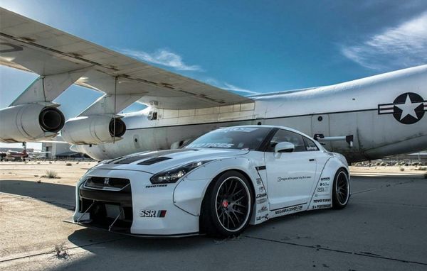 �Ԛ���¶ GT-R R35�c����ʽ��(zh��n)���C�R����