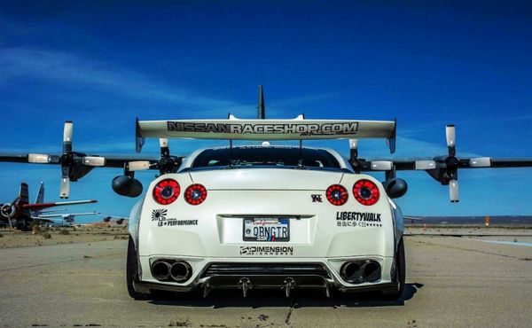�Ԛ���¶ GT-R R35�c����ʽ��(zh��n)���C�R����