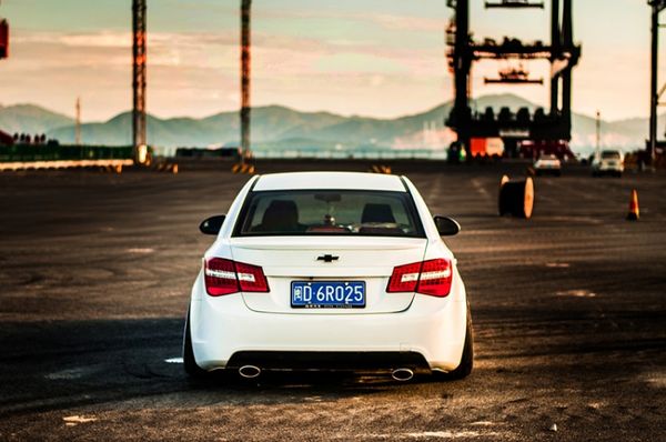 �װl(f��)ħŮ��ƽ��Ь ѩ���m����Ɲ���^���b