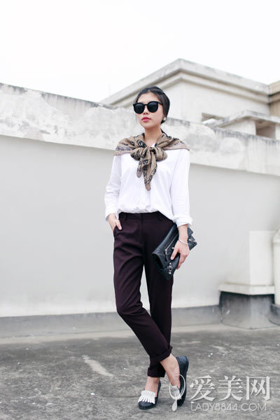  �_�W(xu��)��һ�n��Ӣ����ˇ��Ʒ����W(xu��)Ժ�L(f��ng)