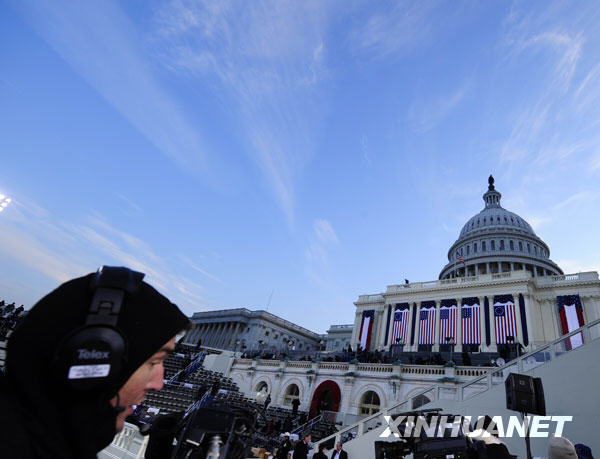  1��20�����������׶��Aʢ�D�ć�����Bǰ��ý�w�ڞ���xʽ�Ĉ�����ʂ����������x���y(t��ng)�W���R�ľ��xʽ�����ڇ�����Bǰ�e����