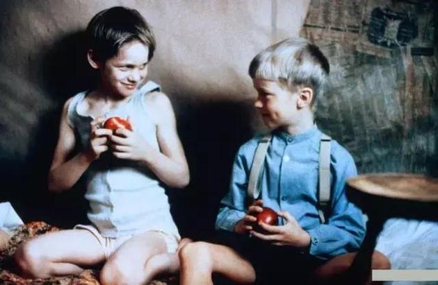 �²��Ă���E��