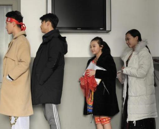 �Б��(f��)ԇ����ж�y ��ͨ�^�ʲ��ֿ������F(xi��n)΢��Ę