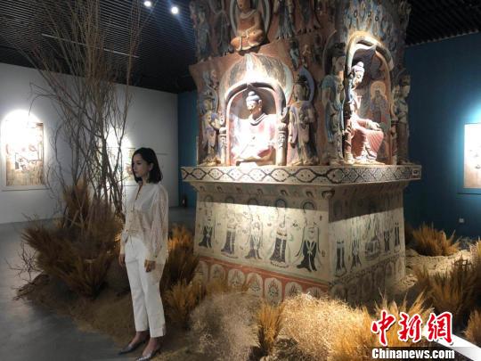 ���Xɫ�ػ͡��ڜ���Ļ3000ƽ�����Sɳ߀ԭ�ػ͌���