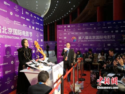 ���ȡ��_�_���@���Ů��Ǻ����ý�w�L���� ���� �z