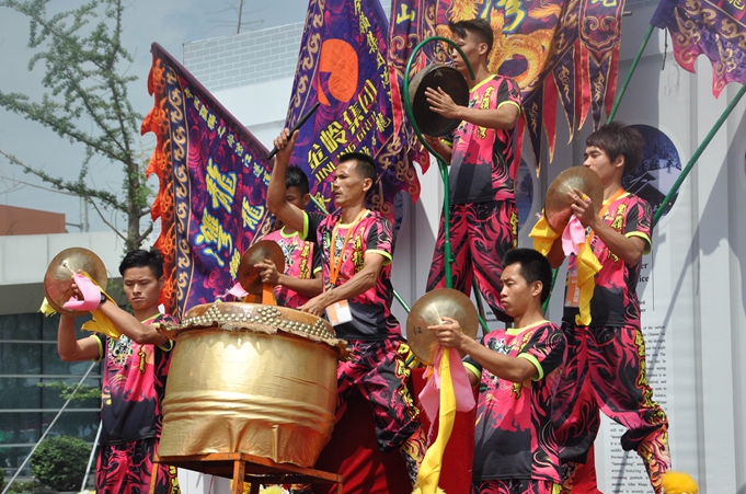 �������Ї��ɶ����H�����|(zh��)�Ļ��z�a(ch��n)��(ji��) �Ї�����ˇչ��