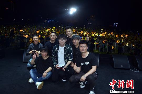 ë�����ݳ��ꮅ���c�F(xi��n)����(sh��)�f���۽z��Ӱ�����R�Ă� �z