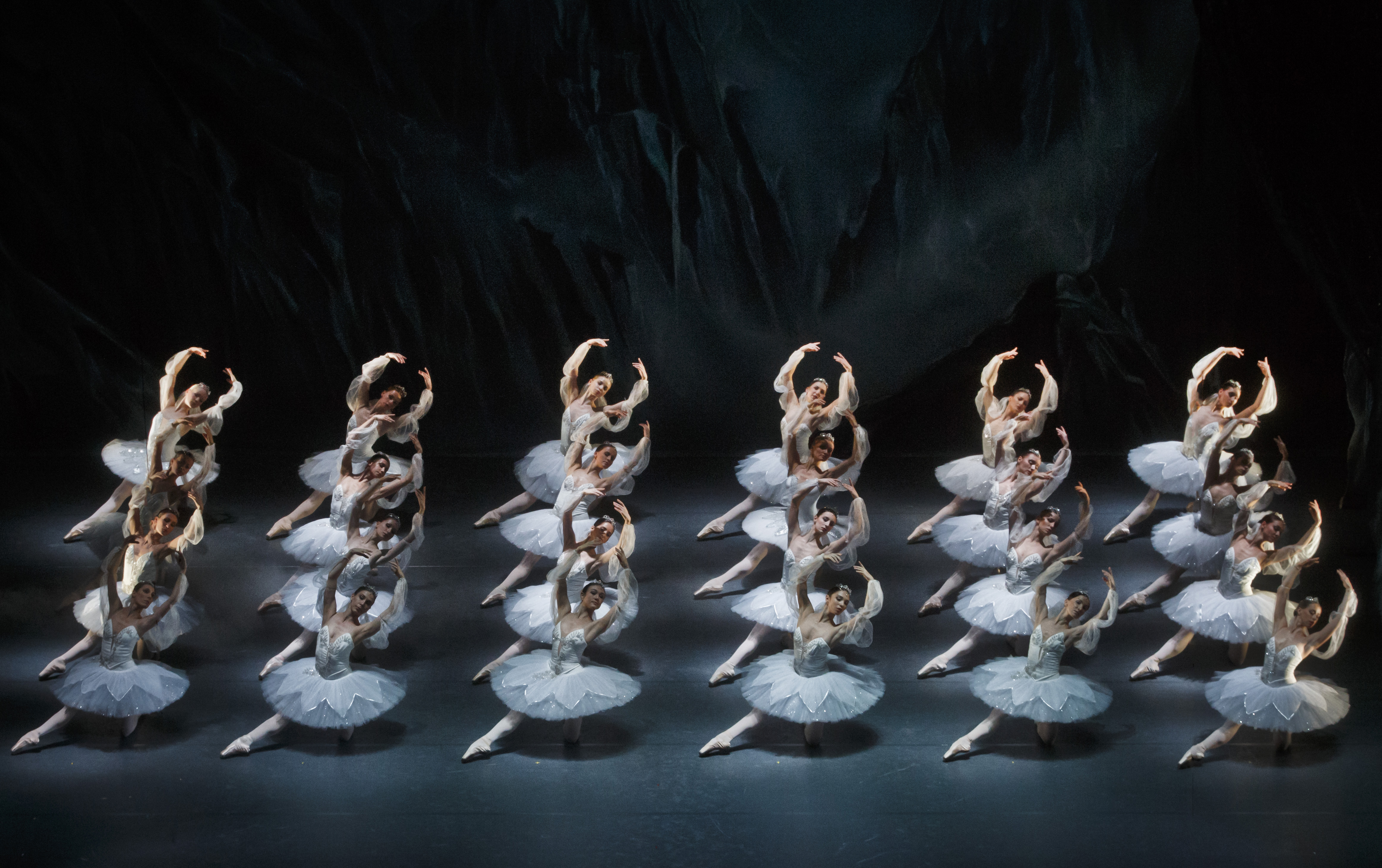 La Bayadere_foto Martin  Divisek.jpg