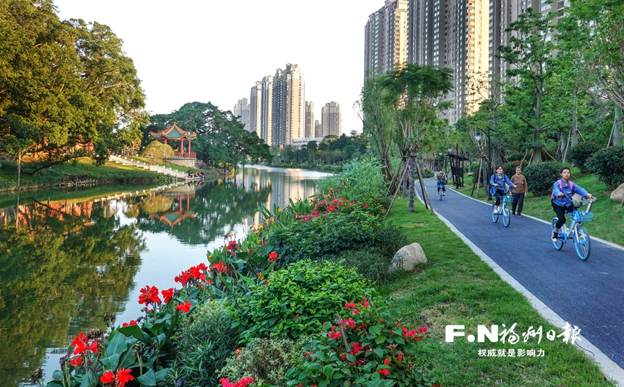 �Gˮ��ɽɭ�ֳ� �и�֮�ݡ���ɫ���n