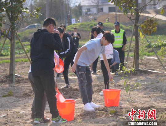 ��Դ���Z�����W����ȹ���ֲ���ᳫ�h(hu��n)�������Gɫ�B(t��i)��