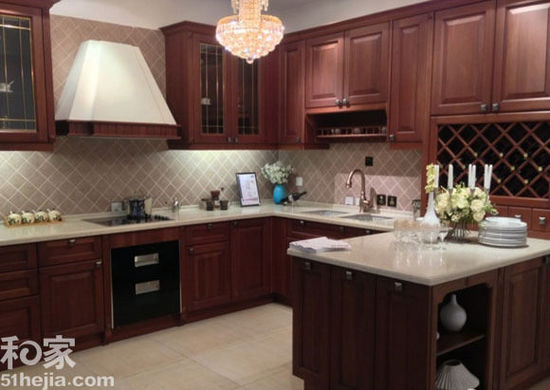 �Ŀ���������ɫ ���ɫ�㶨����