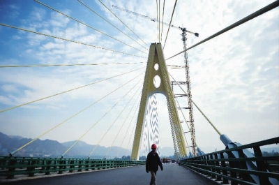 �m�������R�Ļ��������������hһ��(j��)��·�����M(j��n)�����ʩ��