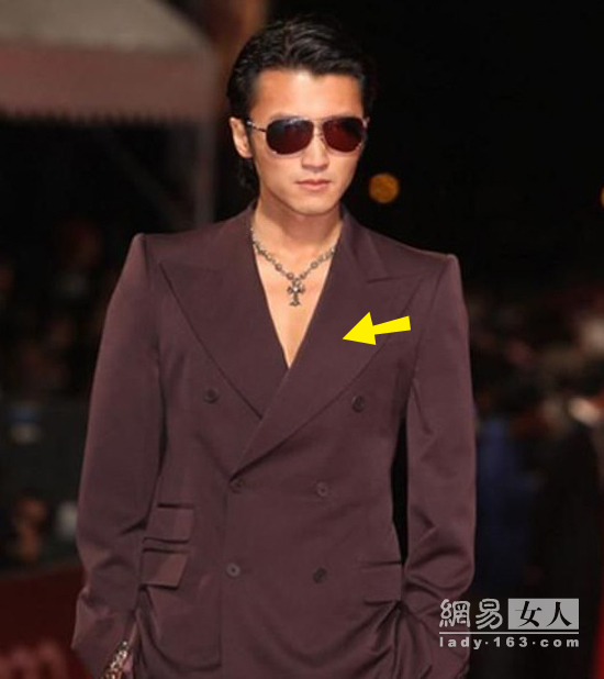 ���V����ײ������� Ů�Ǹ��ۿ��Ĵ�