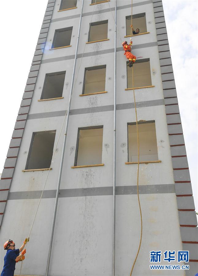 ���������1�����ڴ󾚱�  ������ƽ��