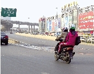 �������������T܇(ch��)���������� ײ�P�����ˮ�(d��ng)��(ch��ng)����