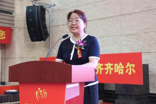 �ҵ��L���ҵĈF(tu��n)�f���ο����M(j��n)�R�R�������І��Ӄxʽ�ھ�¡���e��