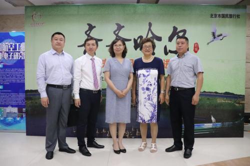 �ҵ��L���ҵĈF(tu��n)�f���ο����M(j��n)�R�R�������І��Ӄxʽ�ھ�¡���e��