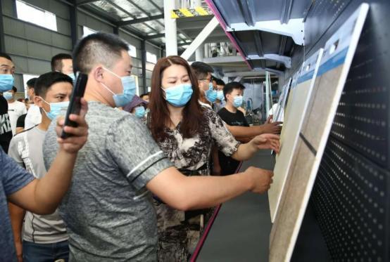 �f�A���B(t��i)�Ƽ�ƽݛ�S�^(q��)Ͷ�a(ch��n)�xʽ�A�M�e��