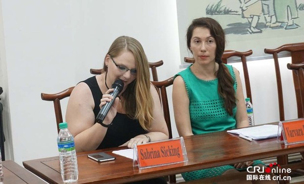 �DƬĬ�J���}