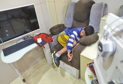 ���(y��ng)10�q�޸�ĸ�x�����˔�(sh��)�� ���������Α�o(w��)һ��մ