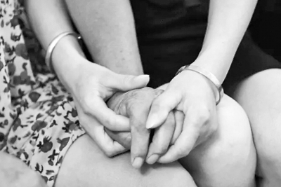 �������:����ʧɢ29�ꃺŮ�ں����ҵ�ĸ�H