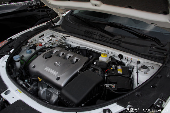 13�f�����Ì���SUV���] ��С�X�A���惺