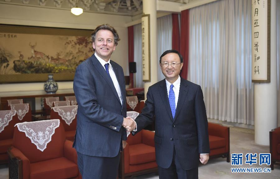 (�r(sh��)��)�����(hu��)Ҋ���m�⽻��