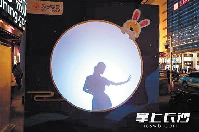 �̈�(ch��ng)�еġ�����(j��)�������ͼ�ӰС�ݳɞ�����(zh��ng)�����պ�Ӱ�ğ��T�����c(di��n)�����L(zh��ng)ɳ���(b��o)ȫý�wӛ�� ����Ƽ �z