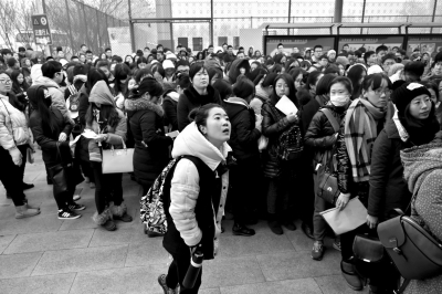 �������磬�������b�WԺ�ڶ��̌W�ǿ��c�������ȴ��M�뿼�������A�r��ӛ������z