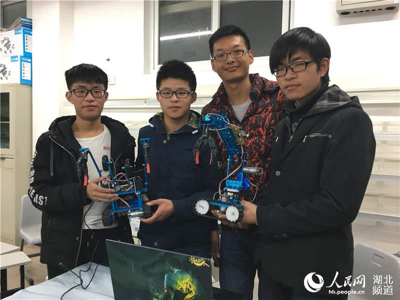 ��h������һ�W����������Ħ�C���ˡ� �ɴ������