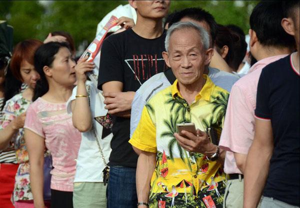 �����߿���Ҫ��Ŀ�Ŀ�ԇ8������17�rȫ���Y(ji��)����һλ�����r�е��ϴ��ڵȺ�ļ��L��Ⱥ�зǳ��@�ۡ����r��/�z��