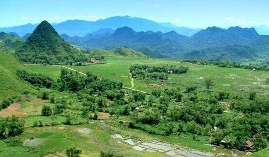 Ԕ����B���V���|�d��λ���҇���ꑺ����������϶�������ͬԽ�Ͻ�������һ���I���ڰ��������|�d�cԽ��ɽˮ���B�������ͨ��