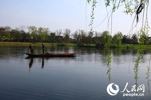 ��������������ü֮�����ɫ