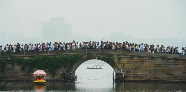 ���c���ڸ������ξ��c(di��n)�����翗