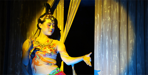 ����Ҋ�ػ͡���ԽĪ��ǧ���z��(m��ng)