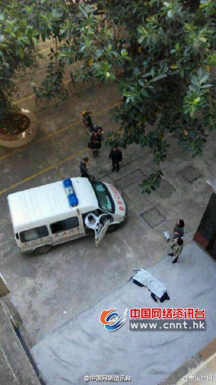 �V�|һ����Ů�����n�g��������