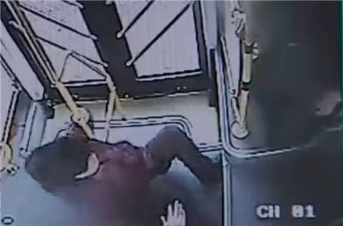 Ů�˿ʹ��[����40��� ׷��˄ՆT��r܇�v���